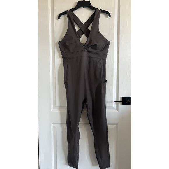 Fabletics Size XL Oasis Rib Twist Front 7/8 Jumpsuit In Taupe Slate - Picture 5 of 15